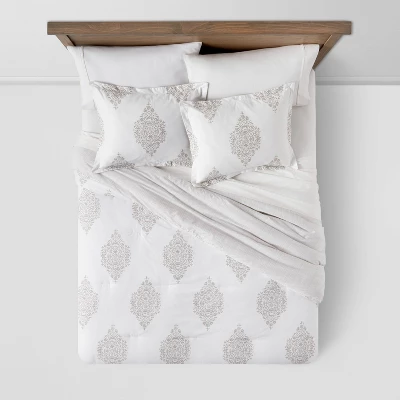 Medallion Printed Family-Friendly Comforter & Sham Set - Threshold™ - Image 2